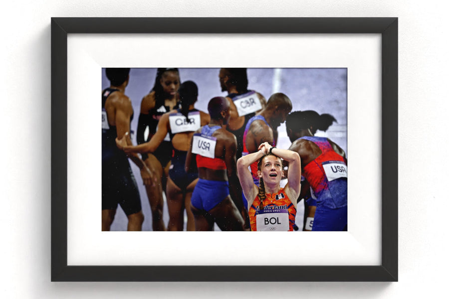 Sportfoto 'Femke Bol' ingelijst - afbeelding 1