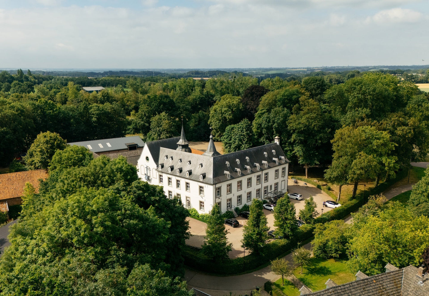 Kasteel Doenrade | 3 Dagen genieten in historie in het Limburgse heuvelland | incl. 3-gangendiner - afbeelding 1